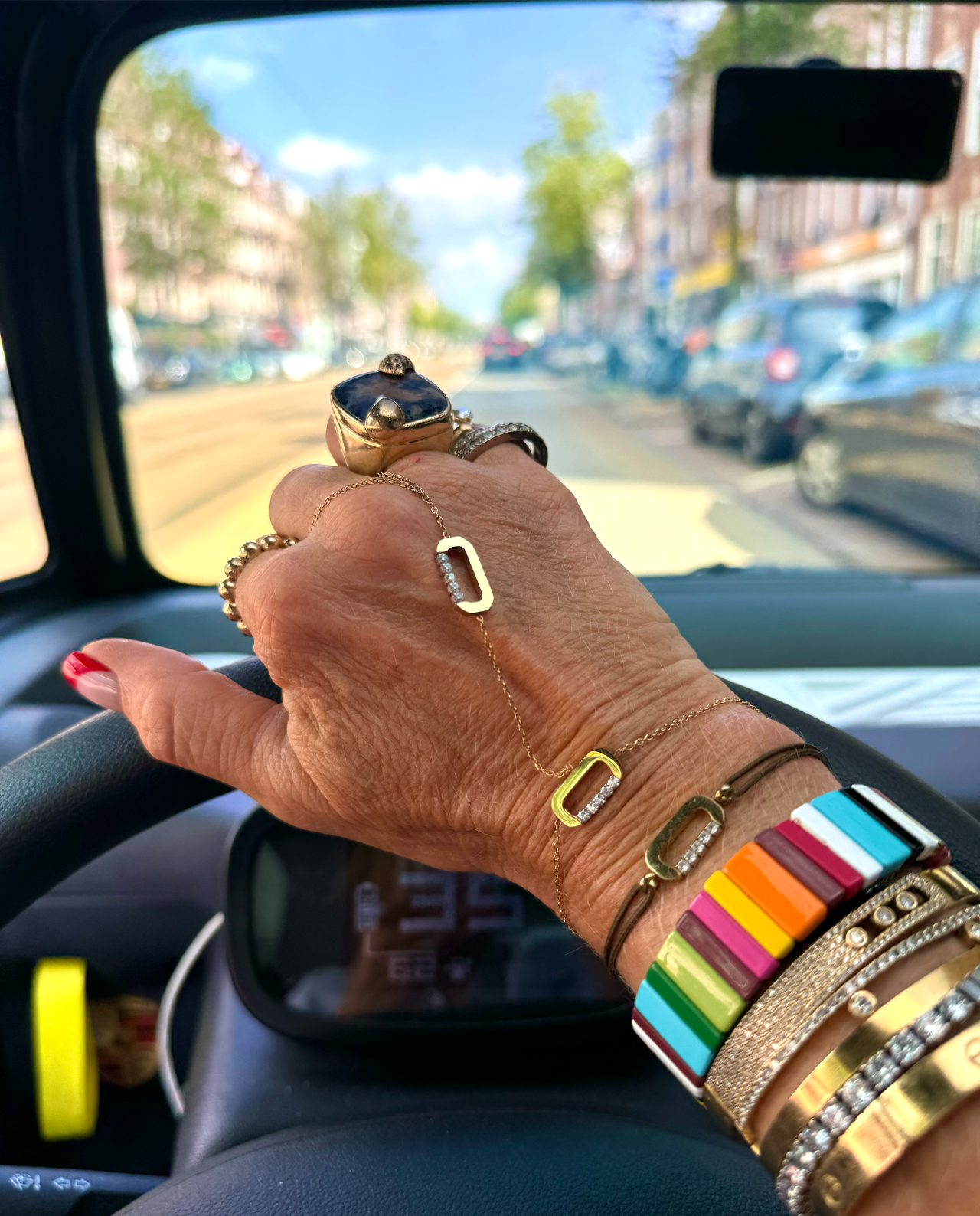 Mini Loulou Handchain Armband