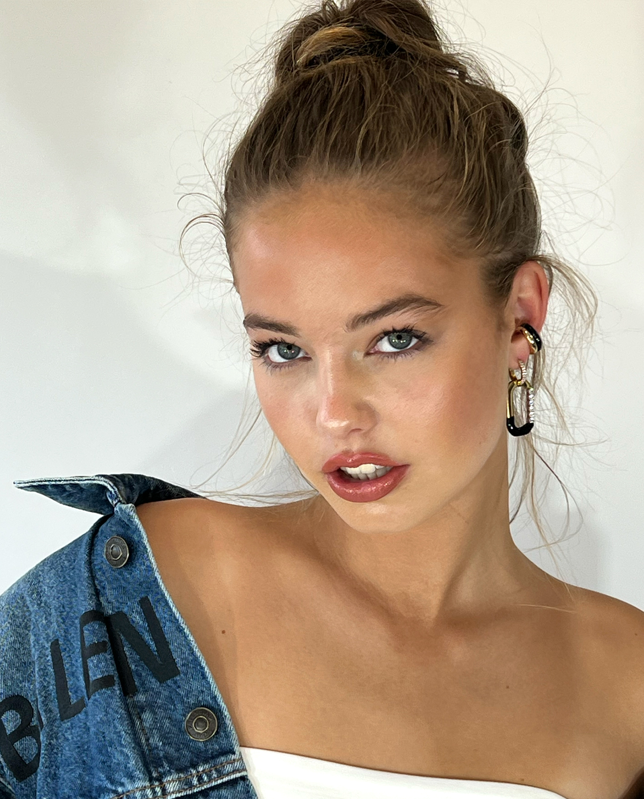 Loulou Dip Oorbel Zwart